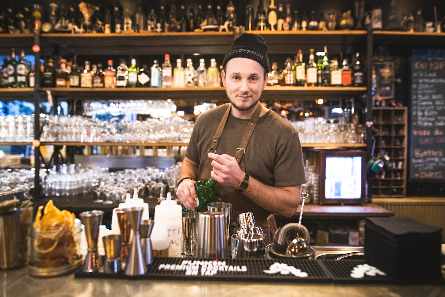 la luck bartender lille bar restaurant cocktails 