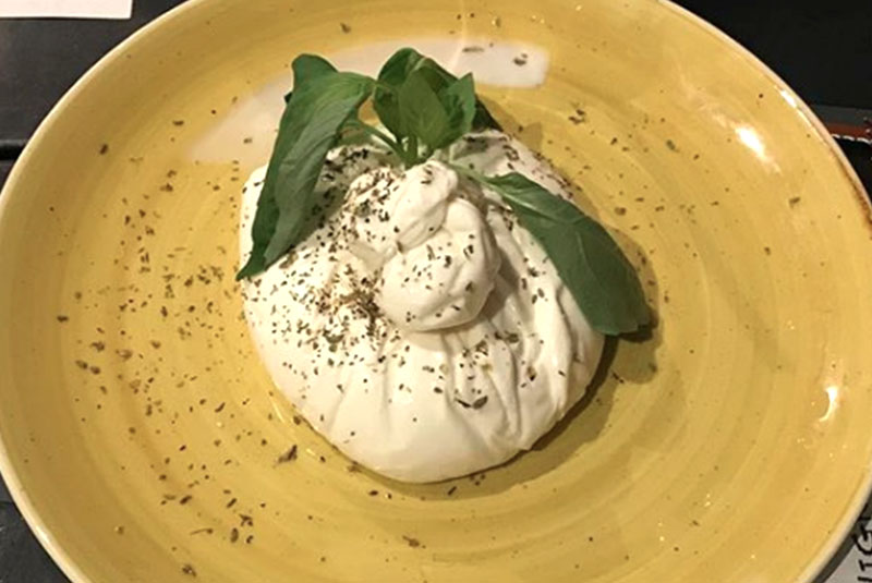 materrazza aperitivo burrata LA BOTTEGA