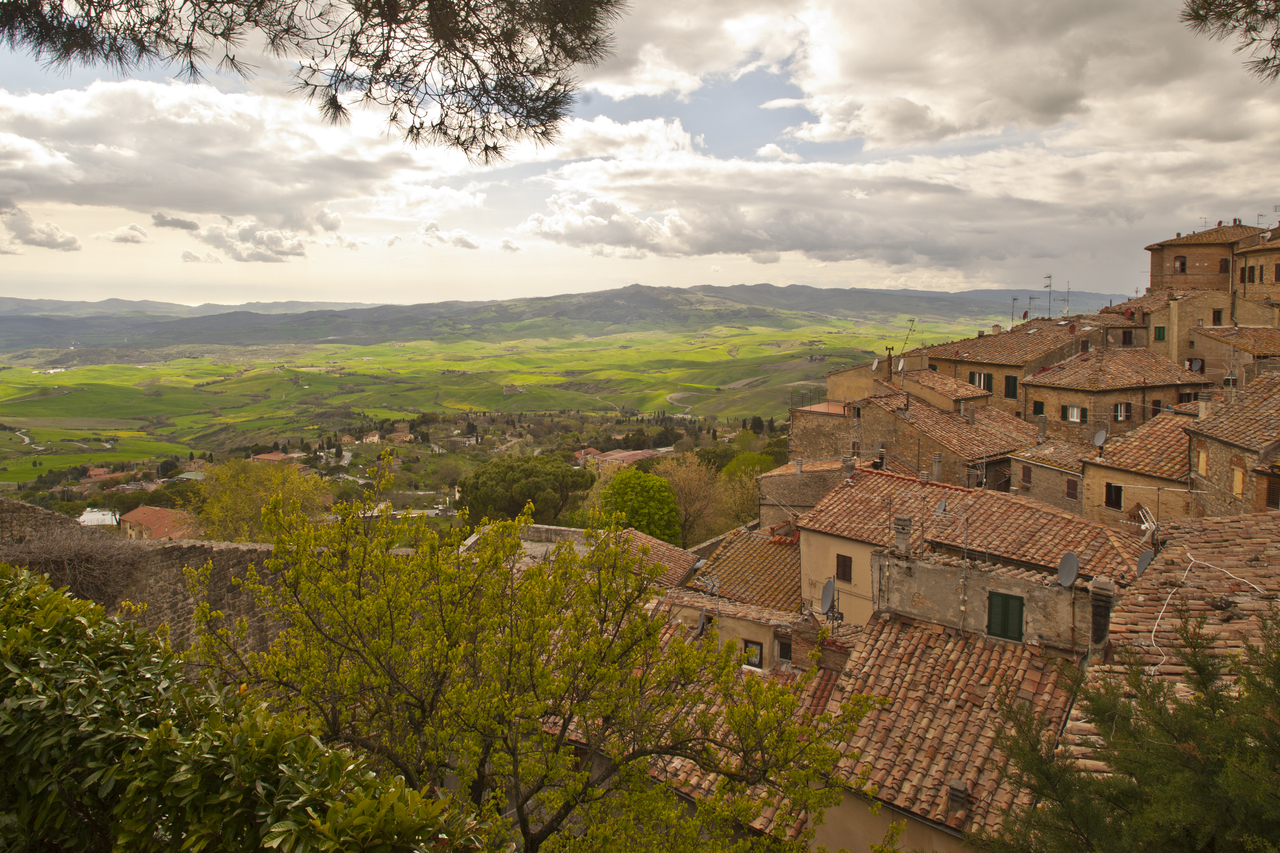 volterra paysage campagne toscane italie 